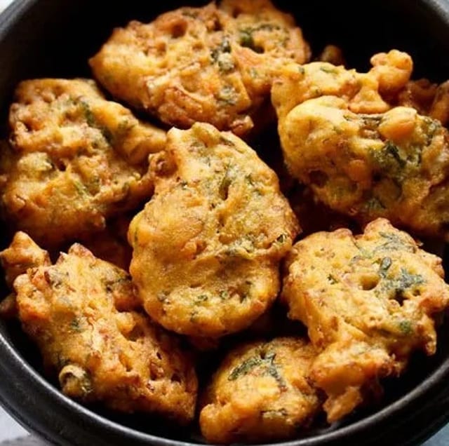 Mixed Veggie Pakoras.
